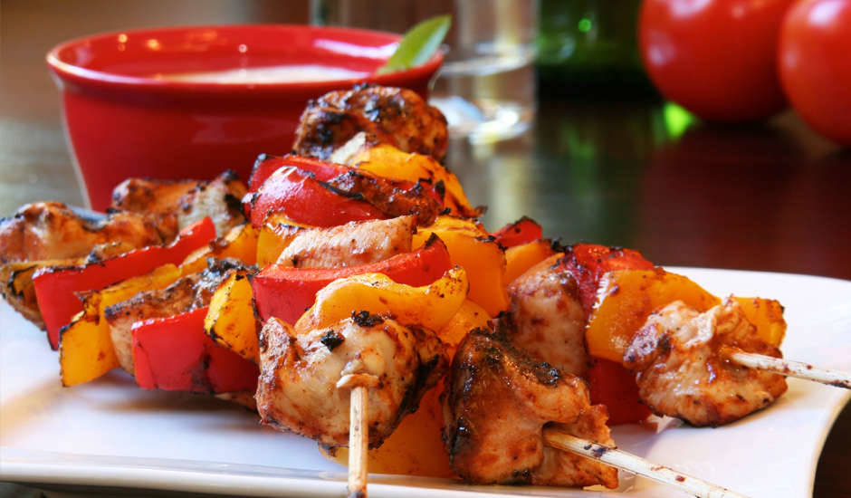 Chargrilled-Mango-and-Red-Capsicum-Skewers-with-Sweet-Chilli-Dip