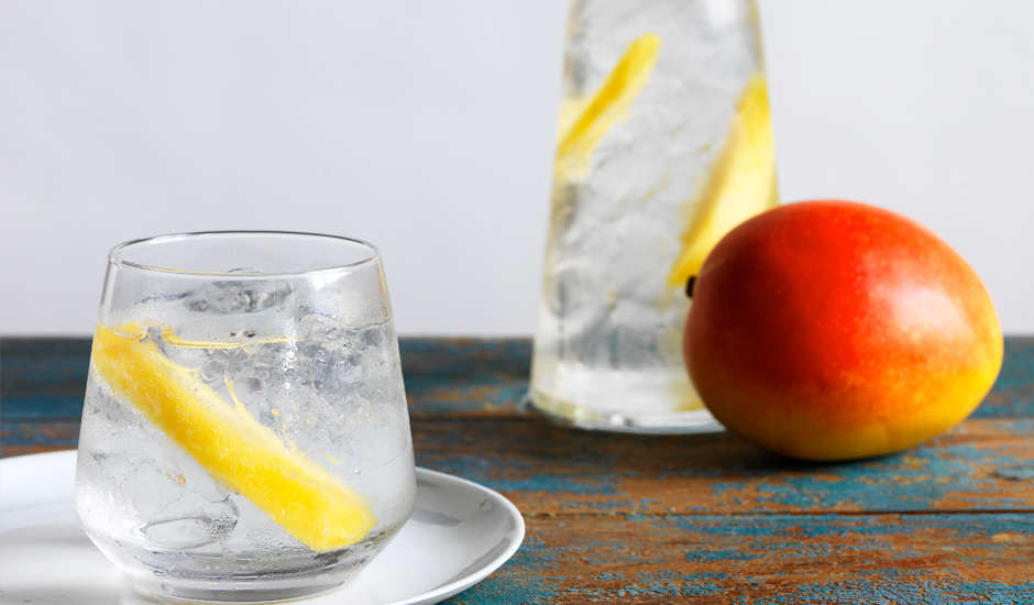 Gin-and-Tonic-with-Mango