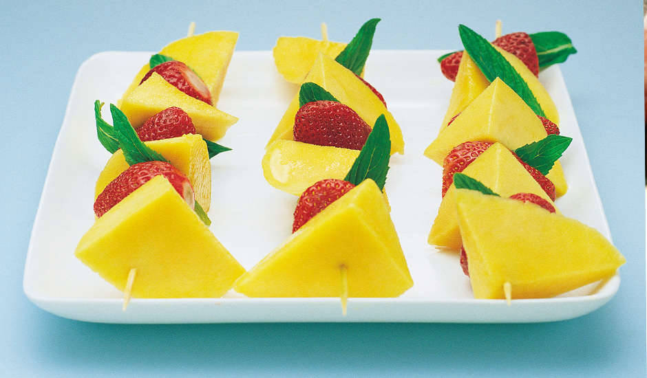 Mango-And-Strawberry-Kebabs-With-Lime-And-Honey